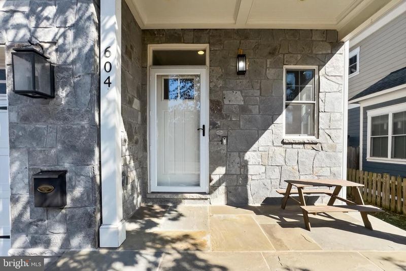 604 N Oak St, Falls Church, VA 22046