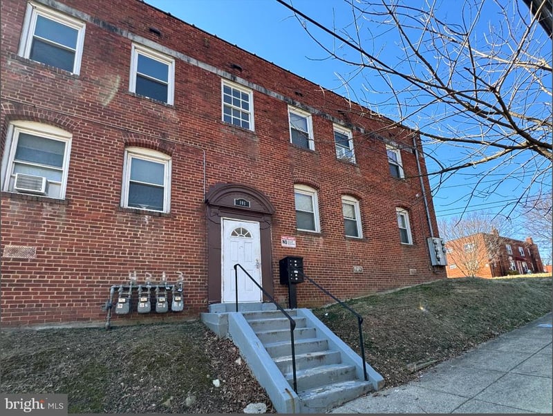 101 Wayne Pl SE #3, Washington, DC 20032