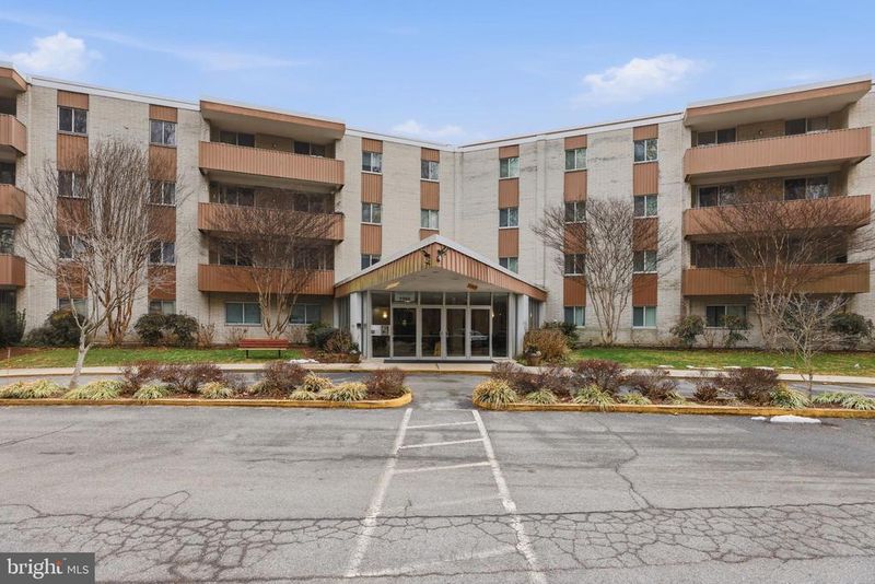 7505 Democracy Blvd #A-123, Bethesda, MD 20817