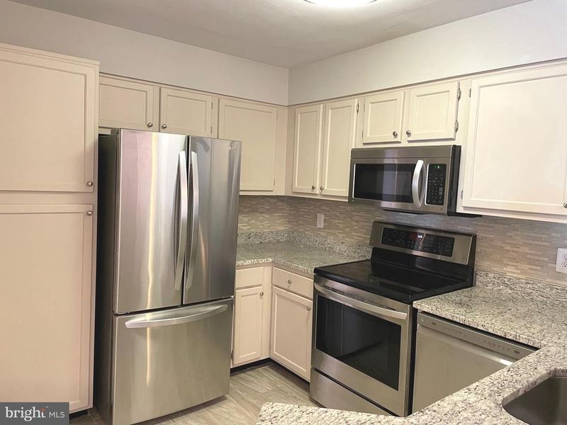 1100 Quaker Hill Dr #421, Alexandria, VA 22314