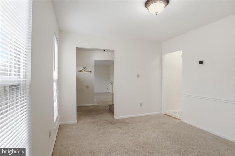 5516 Dunsmore Rd, Alexandria, VA 22315