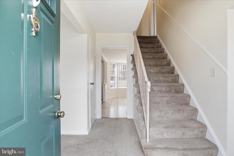 5516 Dunsmore Rd, Alexandria, VA 22315