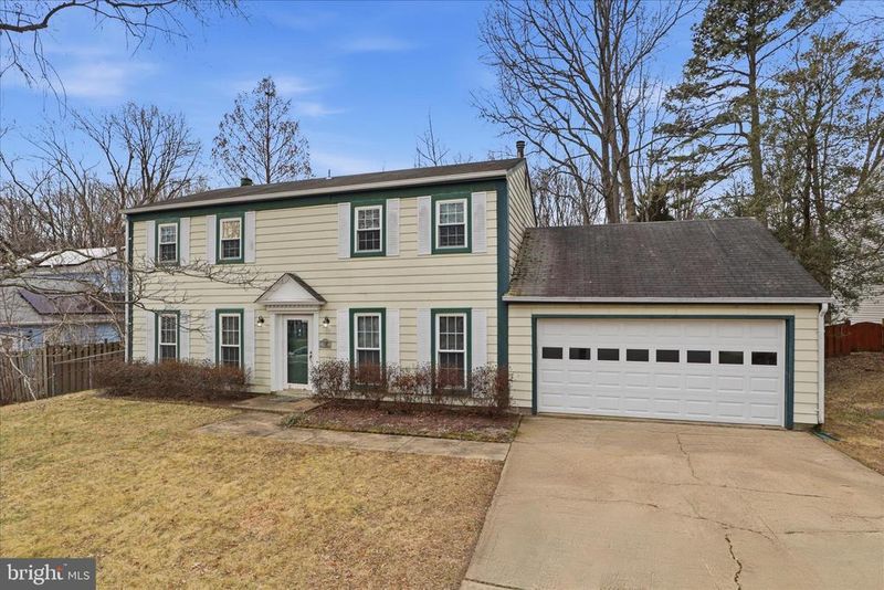 5516 Dunsmore Rd, Alexandria, VA 22315