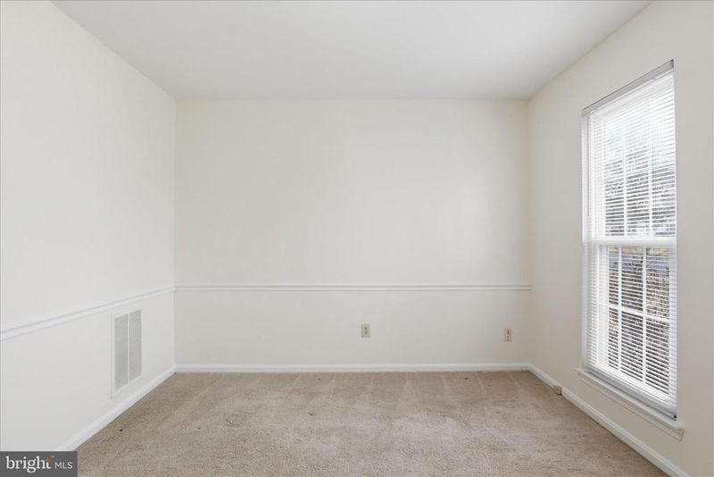5516 Dunsmore Rd, Alexandria, VA 22315