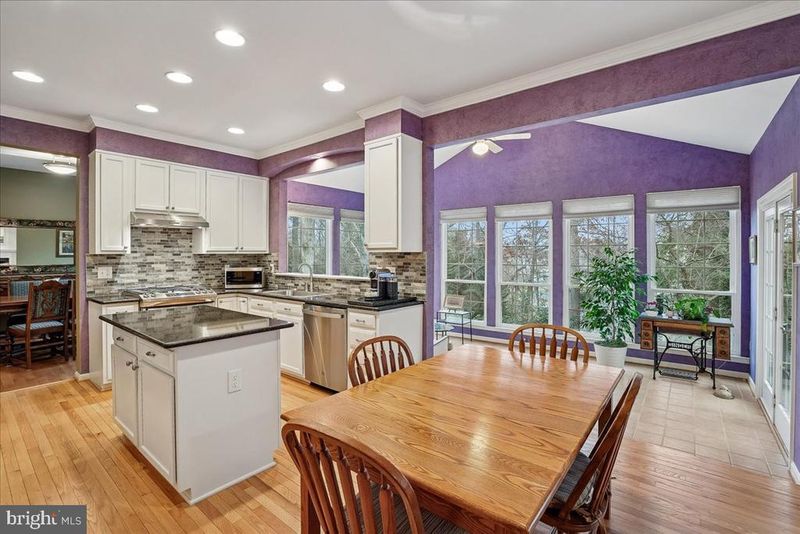 9804 Cresence Way, Fairfax, VA 22032