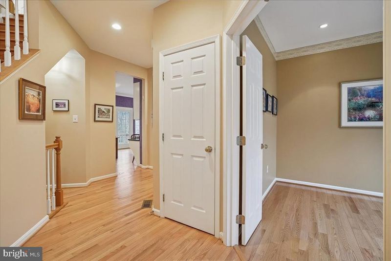 9804 Cresence Way, Fairfax, VA 22032