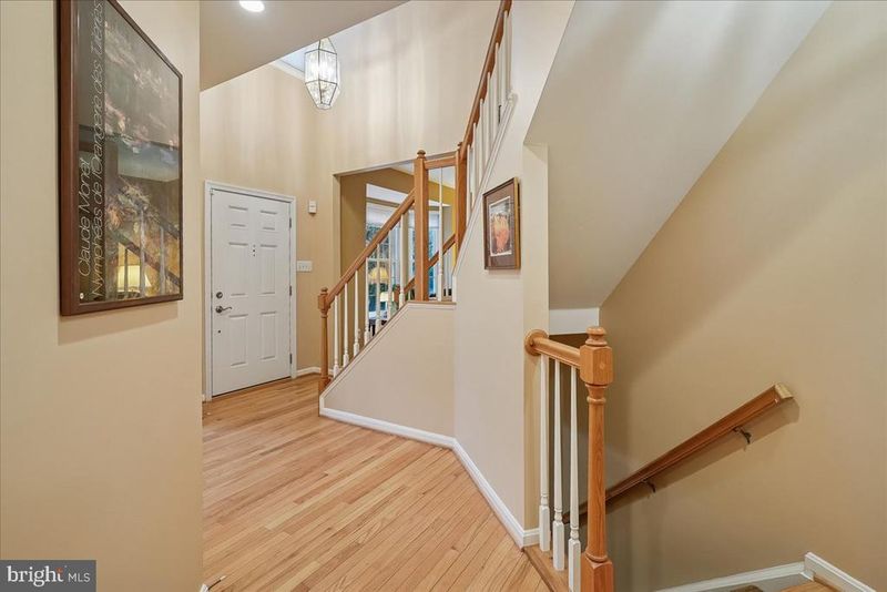 9804 Cresence Way, Fairfax, VA 22032