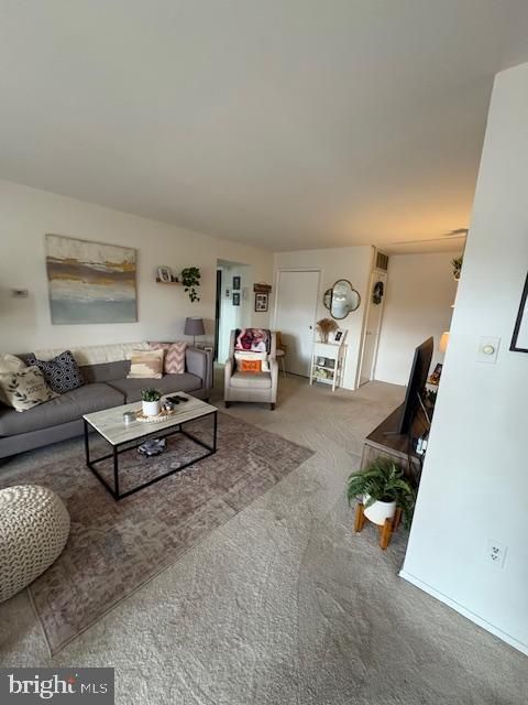 100 Church St NW #A-203, Vienna, VA 22180