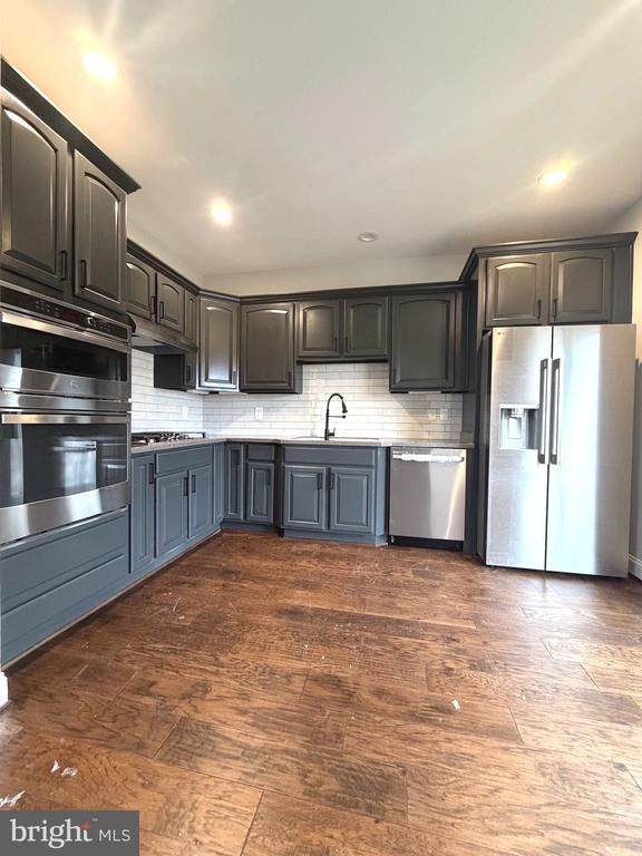 8943 Brewer Creek Pl, Manassas, VA 20109