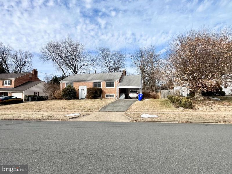 6930 Southridge Dr, Mclean, VA 22101