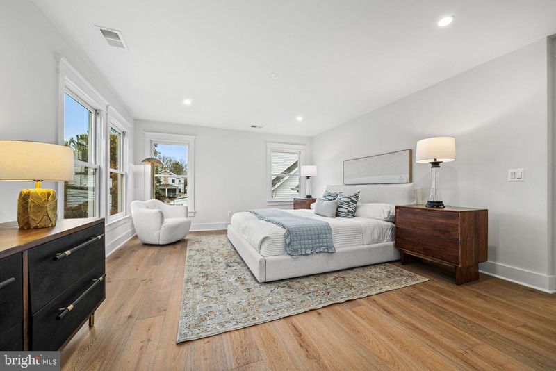 607 Johnston Pl, Alexandria, VA 22301