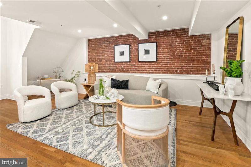 1109 M St NW #11, Washington, DC 20005
