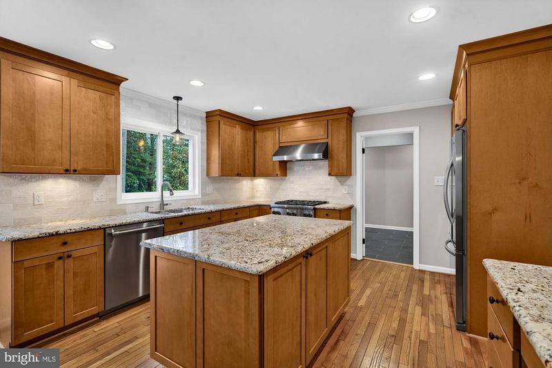 930 Park St SE, Vienna, VA 22180