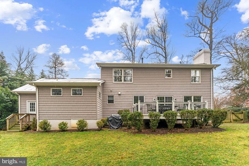 930 Park St SE, Vienna, VA 22180
