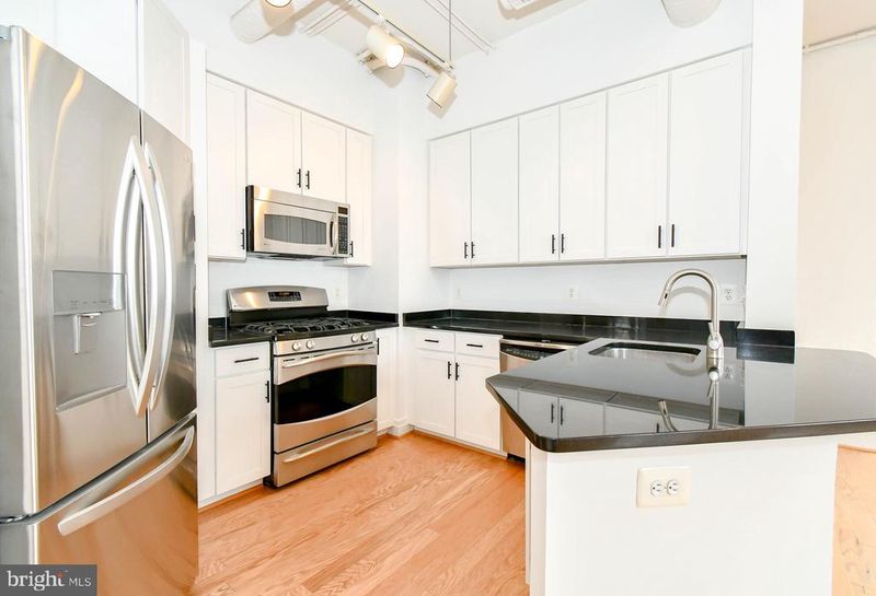 4490 Market Commons Dr #302, Fairfax, VA 22033
