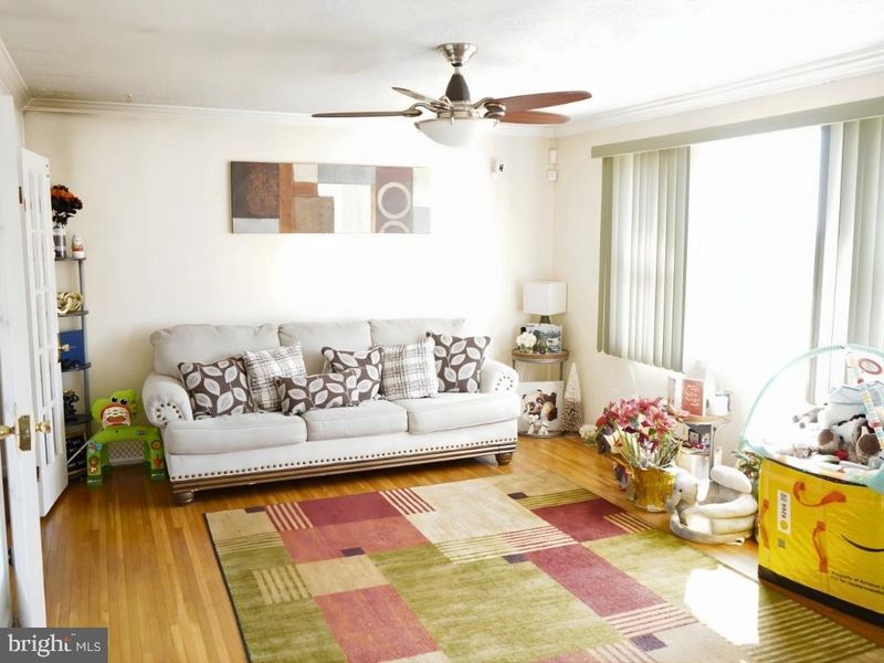 12826 Glynis Rd, Clinton, MD 20735