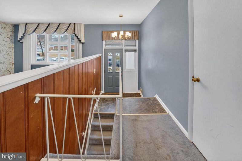 1030 Cresthaven Dr, Silver Spring, MD 20903