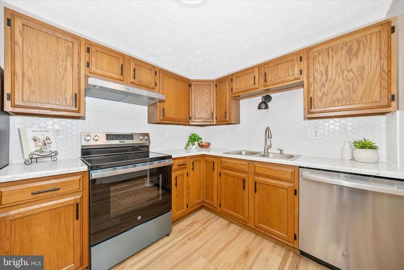 214 Savage Rd, Frederick, MD 21702