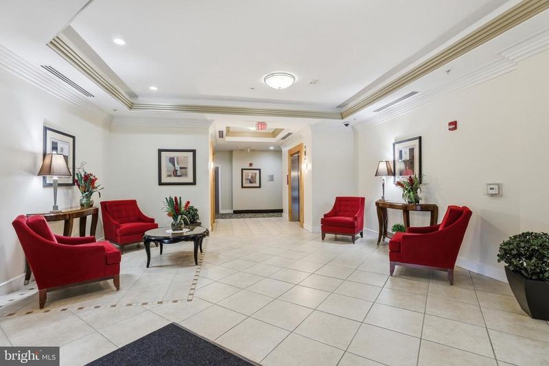 4490 Market Commons Dr #112, Fairfax, VA 22033