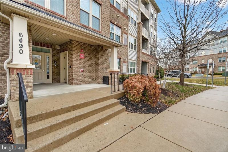 6490 Calverton Dr #201, Frederick, MD 21703