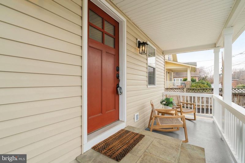 1720 14th St S, Arlington, VA 22204