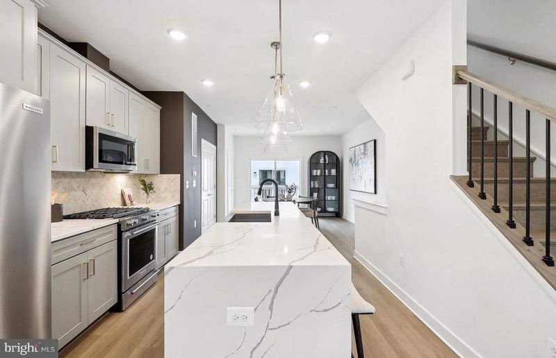42591 Black Angus Dr, Ashburn, VA 20148