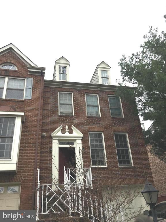6347 Battlement Way, Alexandria, VA 22312