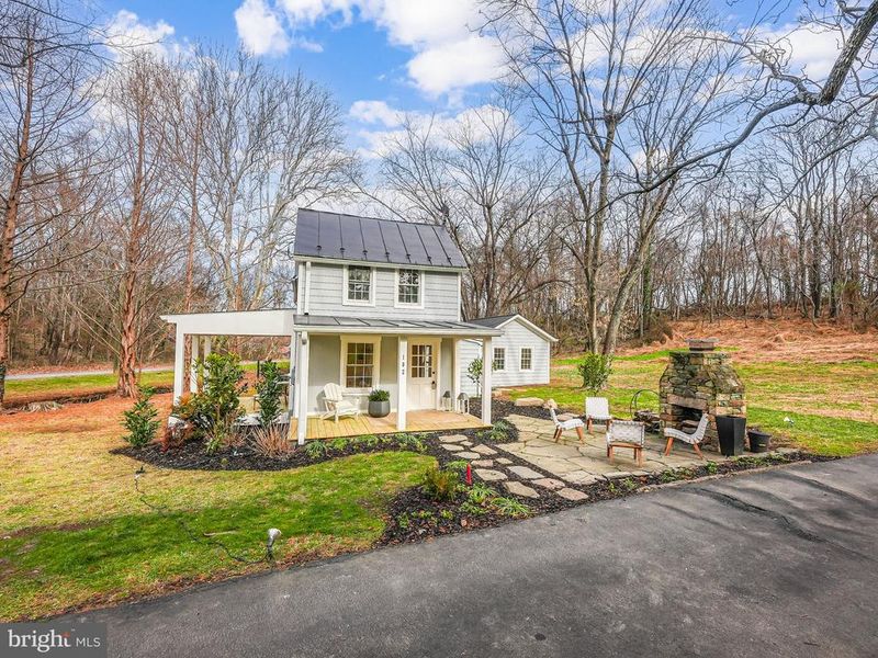 102 N Rogers St, Hamilton, VA 20158