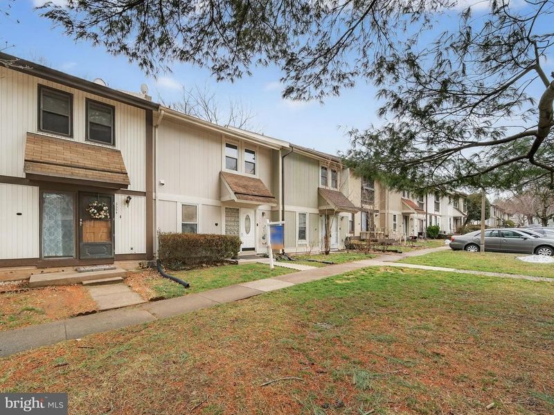 5552 Peppercorn Dr, Burke, VA 22015