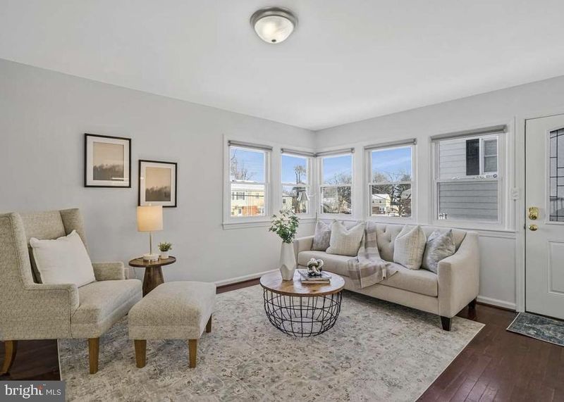 2509 Oberlin Dr, Alexandria, VA 22307