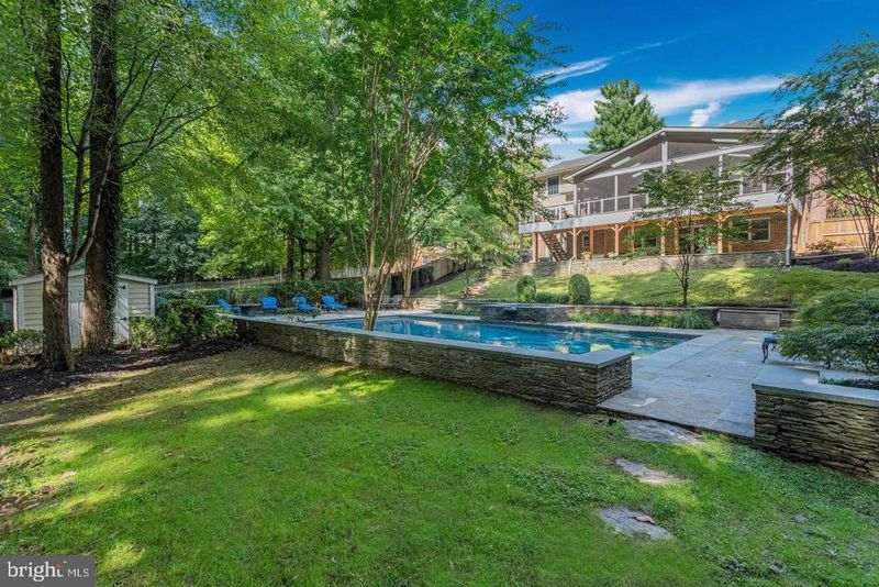 6607 Tina Ln, Mclean, VA 22101