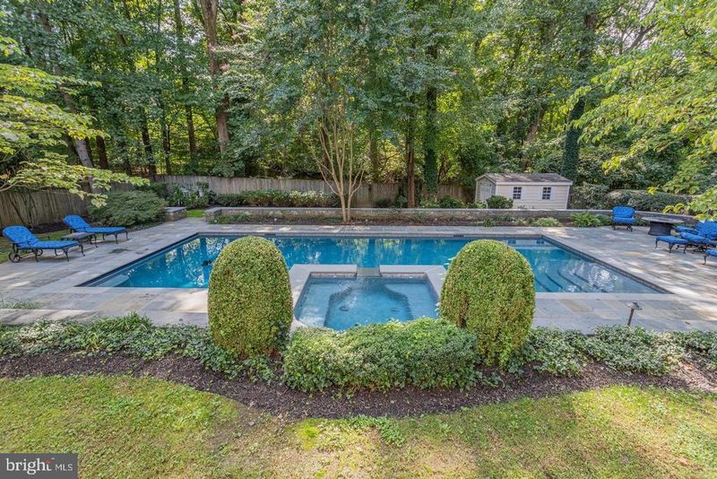 6607 Tina Ln, Mclean, VA 22101