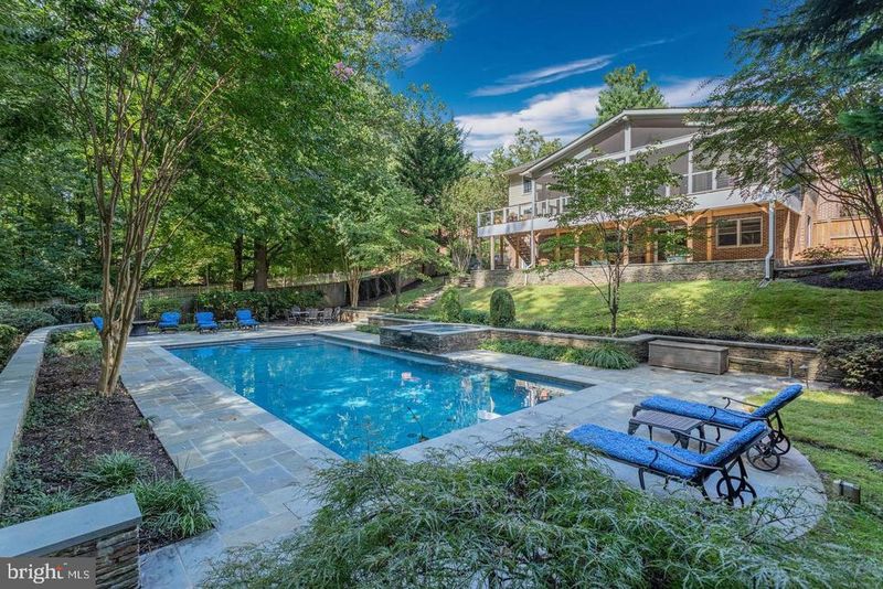 6607 Tina Ln, Mclean, VA 22101