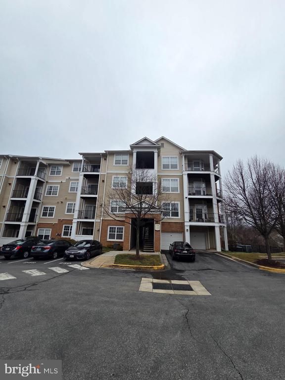 13506 Derry Glen Ct #401, Germantown, MD 20874