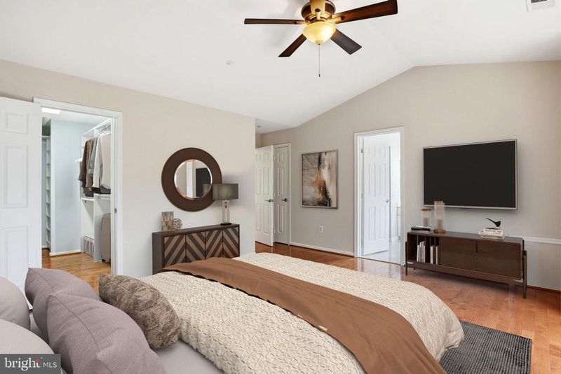 11311 Hollowstone Dr, North Bethesda, MD 20852