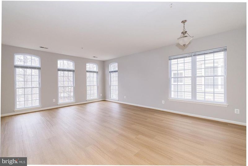 12446 Liberty Bridge Rd, Fairfax, VA 22033