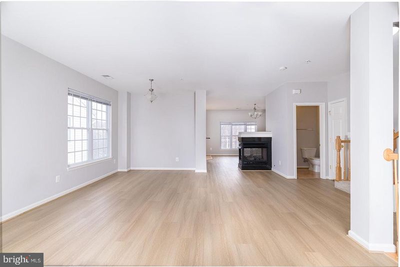 12446 Liberty Bridge Rd, Fairfax, VA 22033