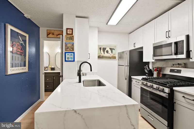 60 S Van Dorn St #306, Alexandria, VA 22304