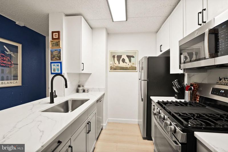 60 S Van Dorn St #306, Alexandria, VA 22304