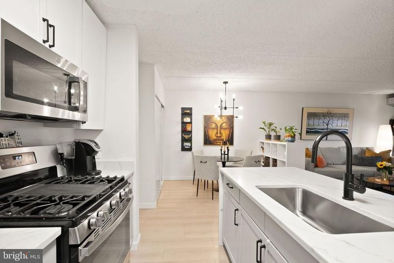 60 S Van Dorn St #306, Alexandria, VA 22304
