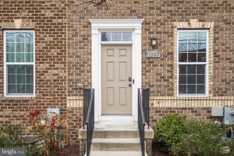 1203 Trenton Pl SE, Washington, DC 20032