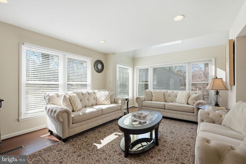721 Upham Pl NW, Vienna, VA 22180