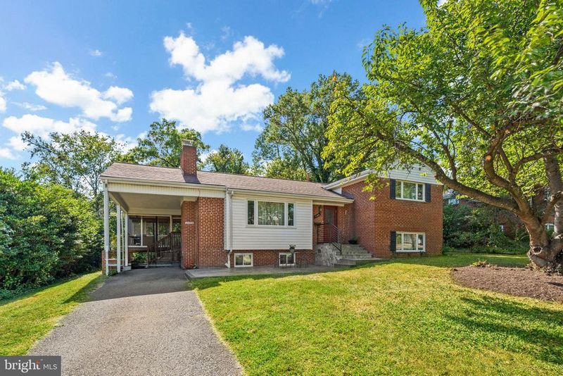 2306 Barbour Rd, Falls Church, VA 22043