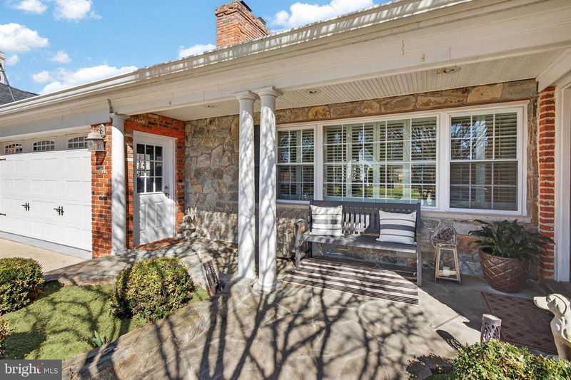 5019 Wyandot Ct, Bethesda, MD 20816