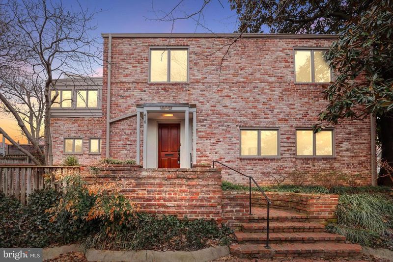 416 6th St SE, Washington, DC 20003