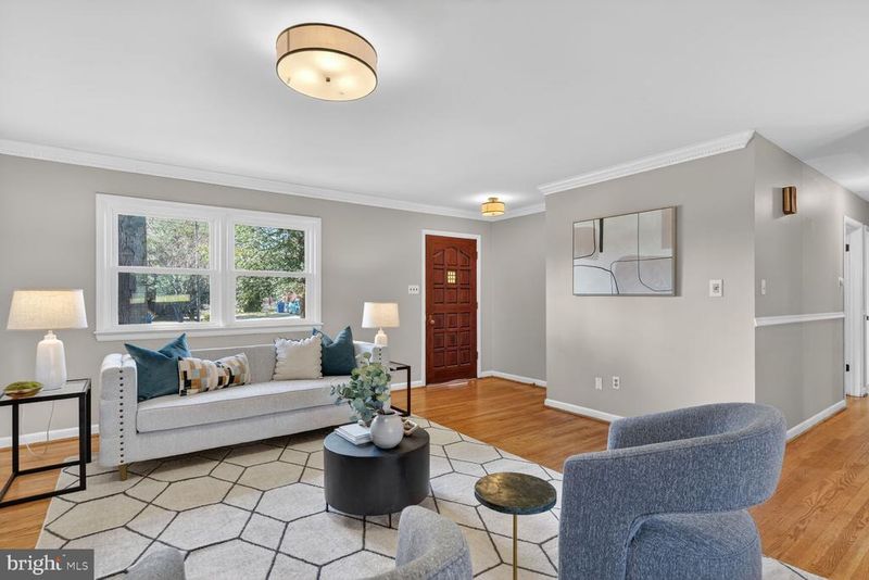 3229 Magnolia Ave, Falls Church, VA 22041