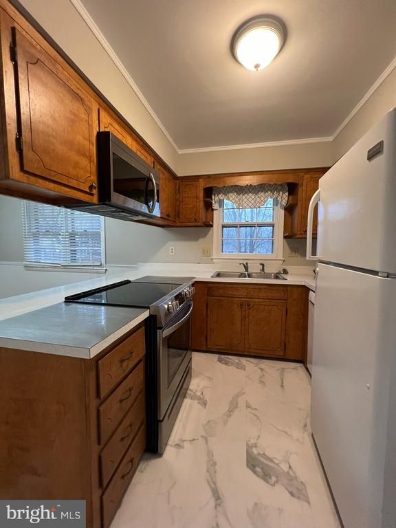 79 S Rogers St, Hamilton, VA 20158
