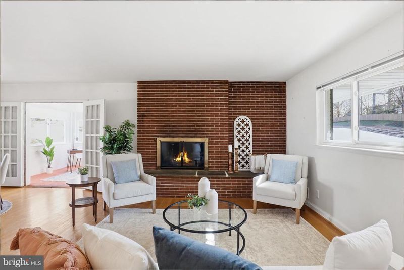 10014 Cedar Ln, Kensington, MD 20895