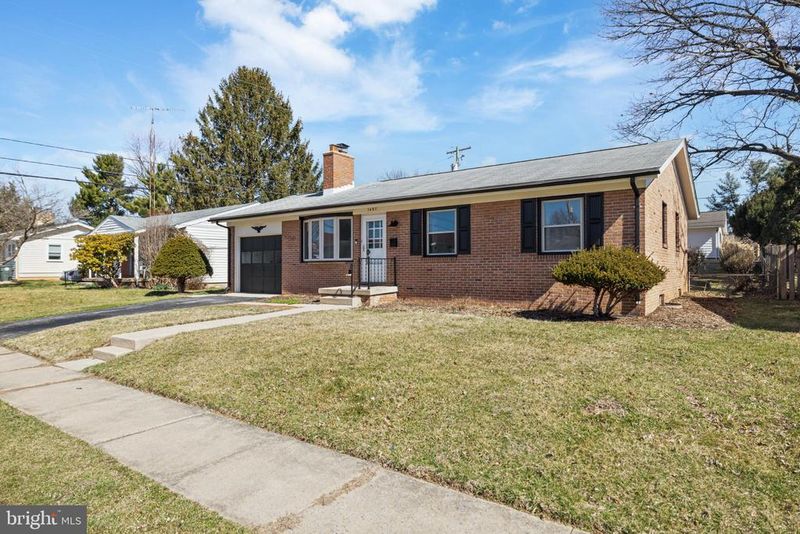 1497 W 10th St, Frederick, MD 21702