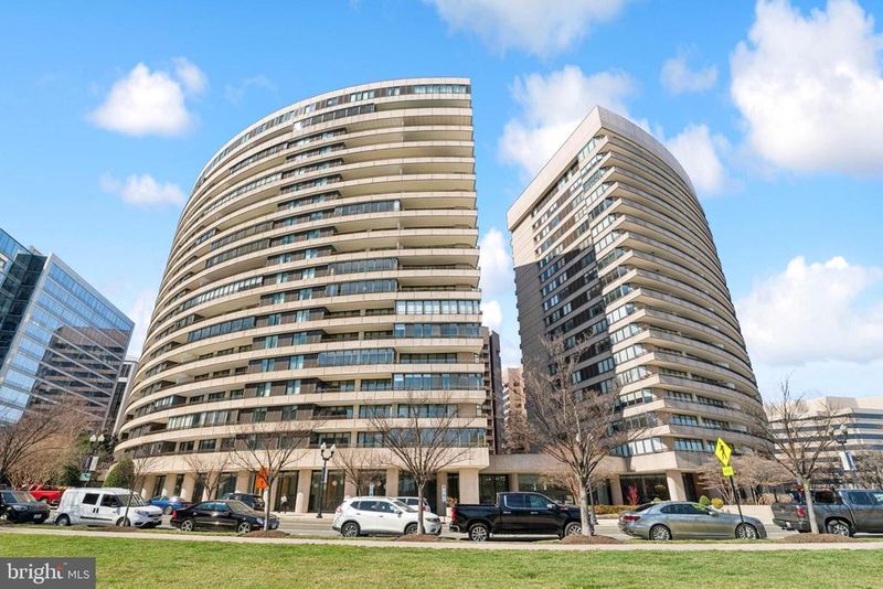 1300 Crystal Dr #1301S, Arlington, VA 22202